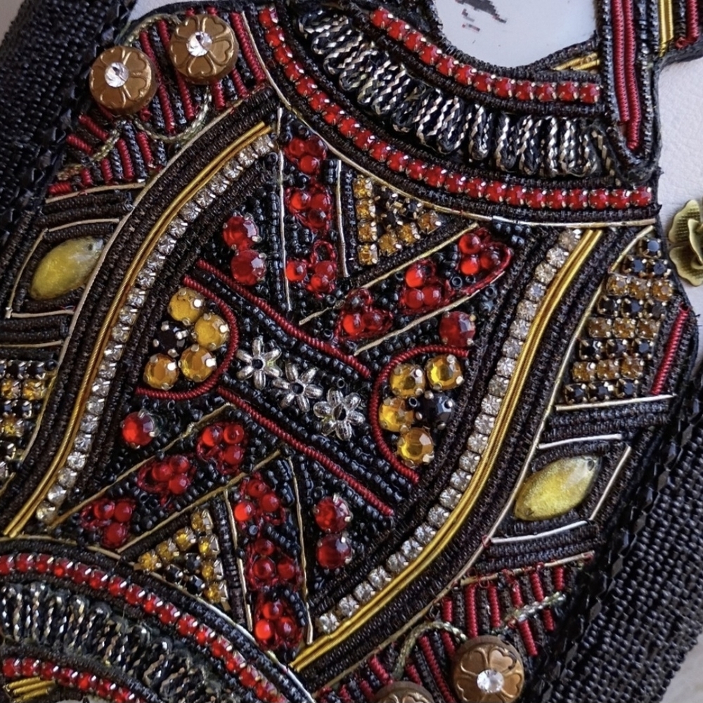Embellished Mary Jane Queen of Hearts Beaded Bag - Picture 5 of 14